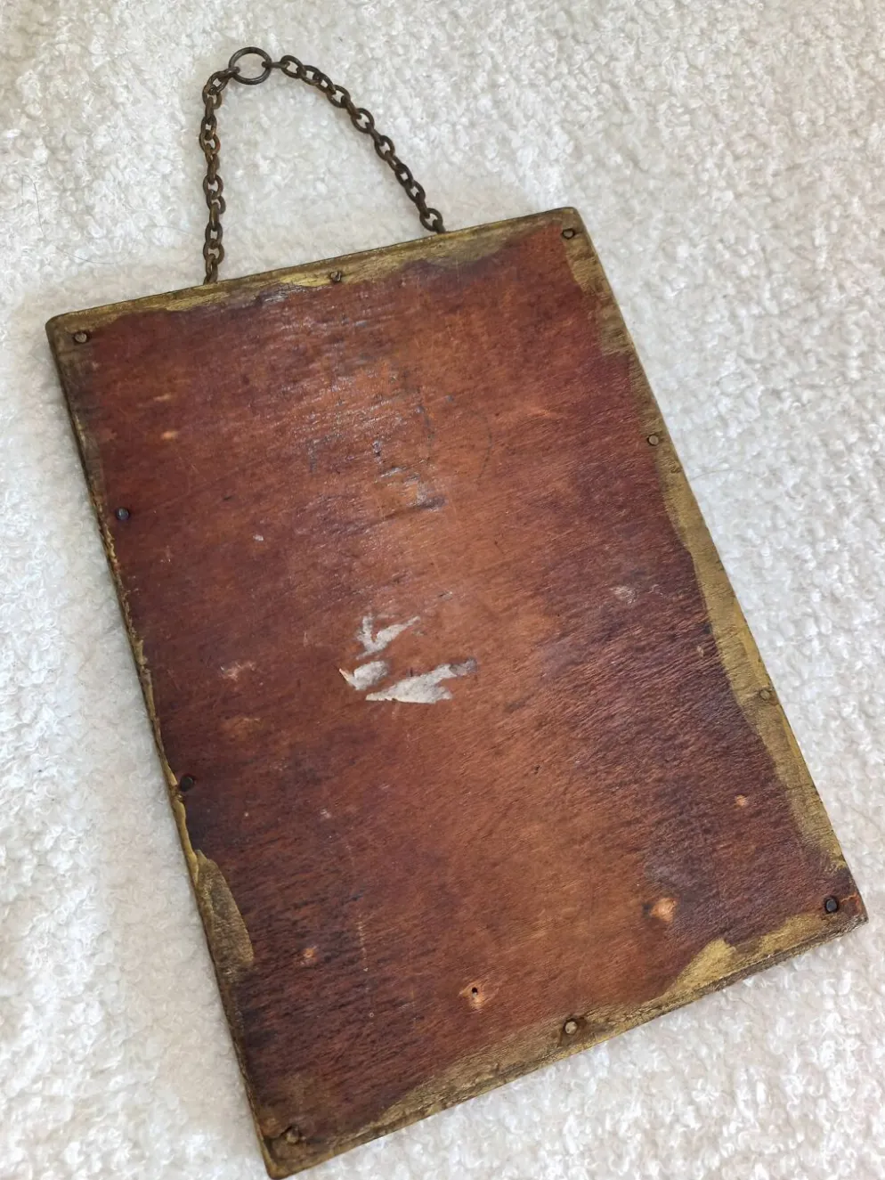 Petit miroir vintage en bois doré, verre biseauté avec chaîne