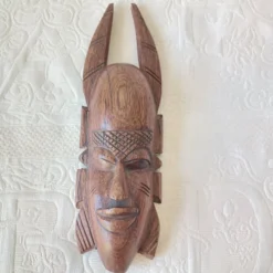 5 petits masques africains, art tribal, sculpture en bois