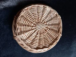 2 petits paniers/plateaux en osier