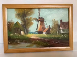 Petit tableau village avec un moulin huile sur toile signée