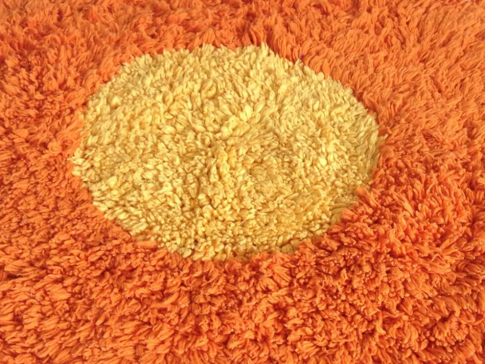 Petit tapis forme fleur année 70 vintage