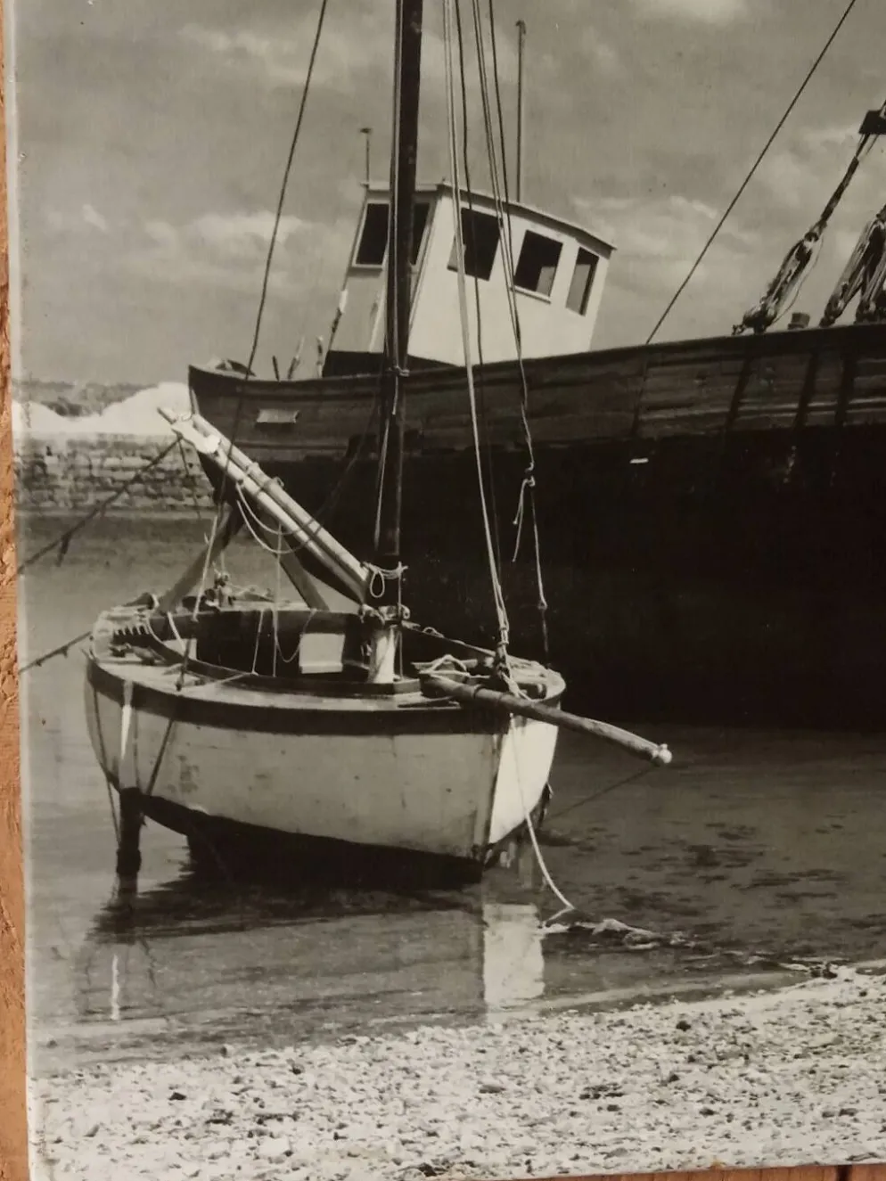Photo d'un bateau à Roscoff, années 50