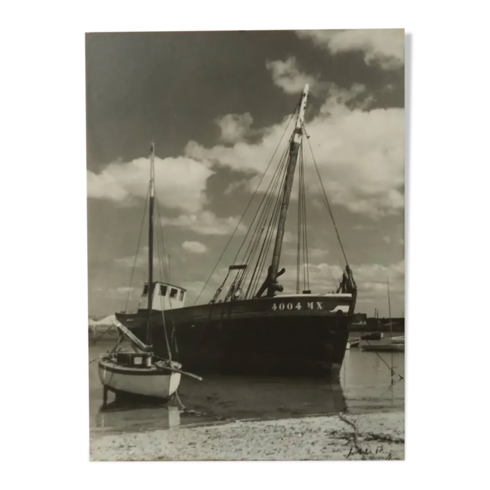 Photo d'un bateau à Roscoff, années 50