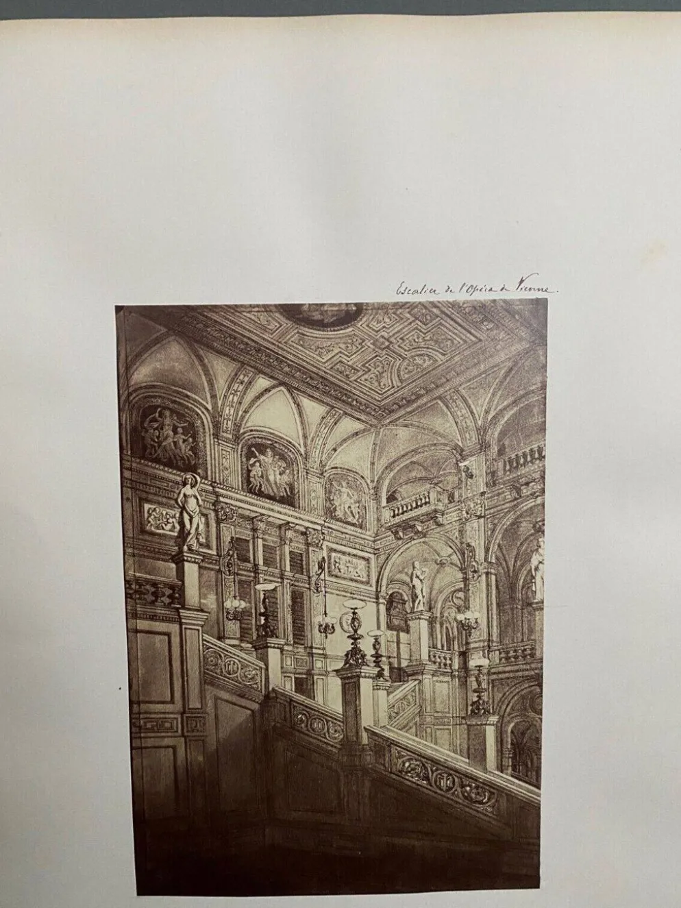 Photo Escalier de l'Opéra de Vienne XIXe albumine carton contrecollé