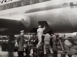 Photographie Air France cargo à Orly vintage années 70 encadré 53 x 43 cm