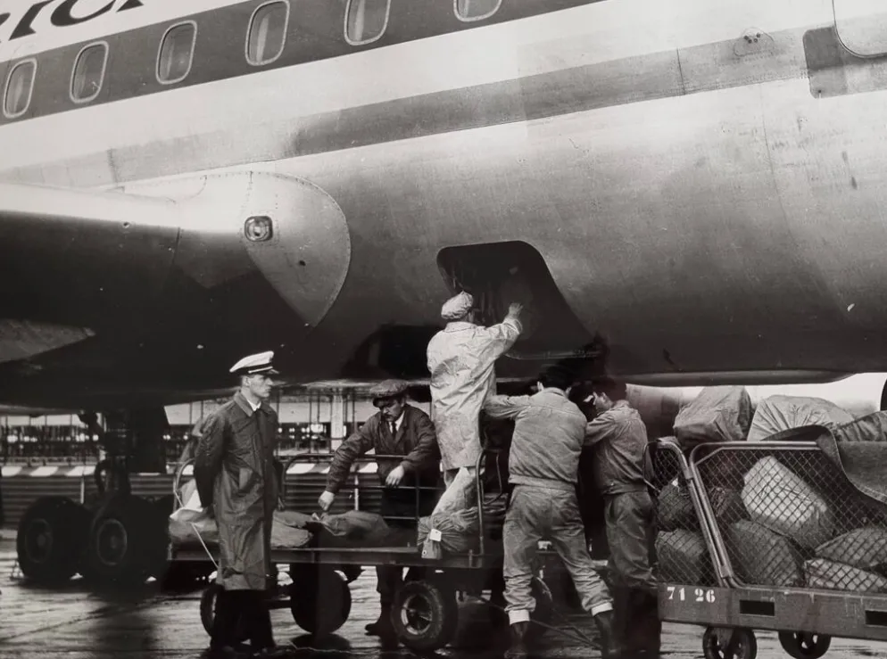 Photographie Air France cargo à Orly vintage années 70 encadré 53 x 43 cm