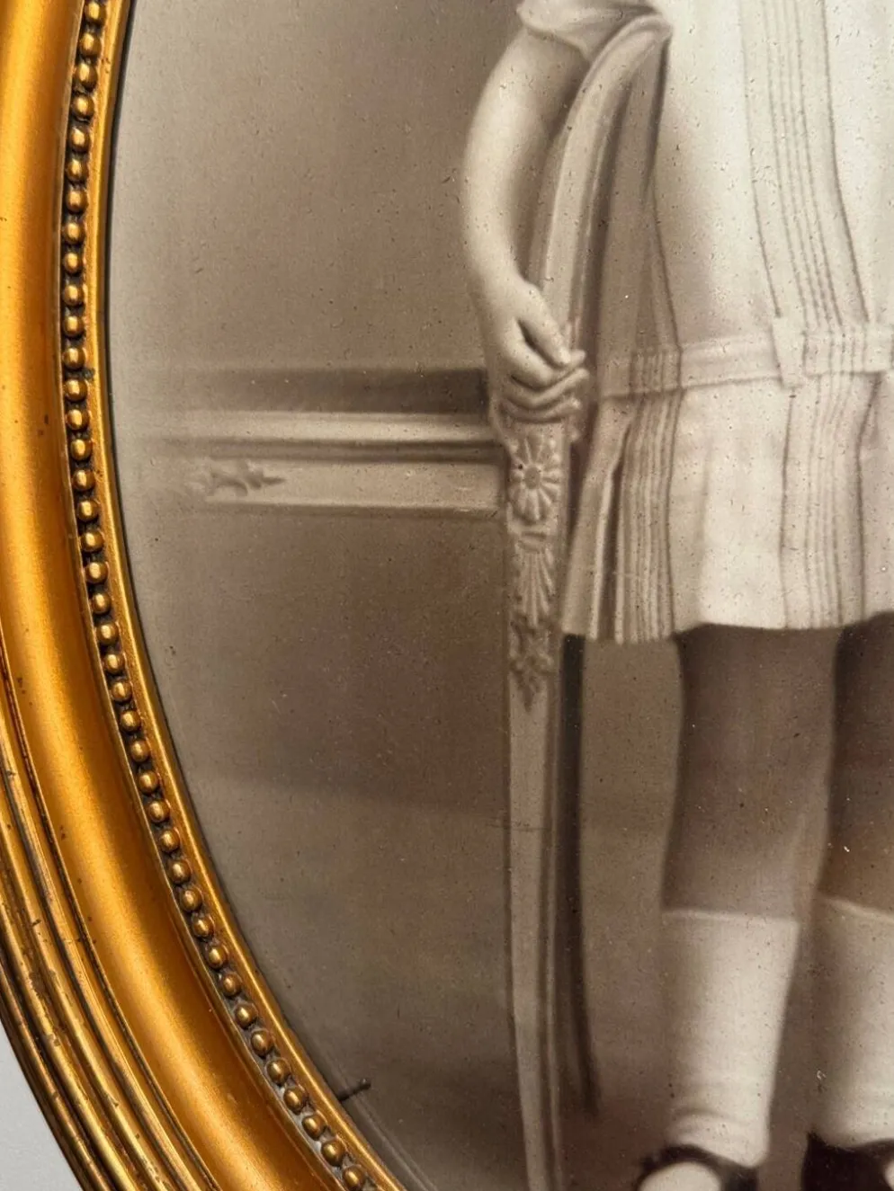 Photographie ancienne , jeune fille au ruban XIX siècle