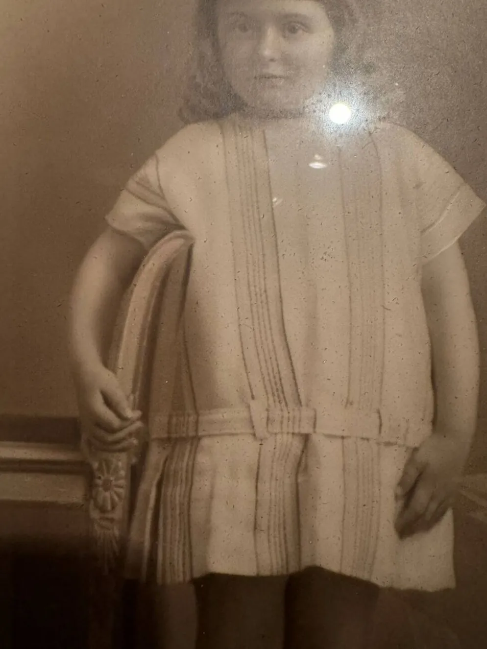Photographie ancienne , jeune fille au ruban XIX siècle