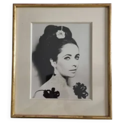 Photographie dédicacée Elizabeth Taylor tirage argentique encadré 32x37 cm