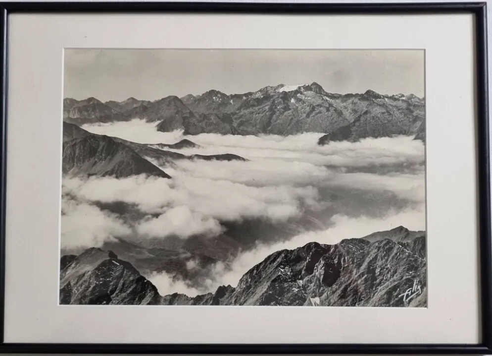 Photographie panoramique des Pyrénées signée Alix, 49x35 cm encadrée