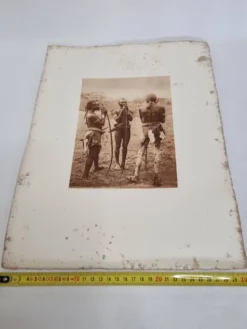 Photogravure ancienne, 1930, chasseurs Massaï
