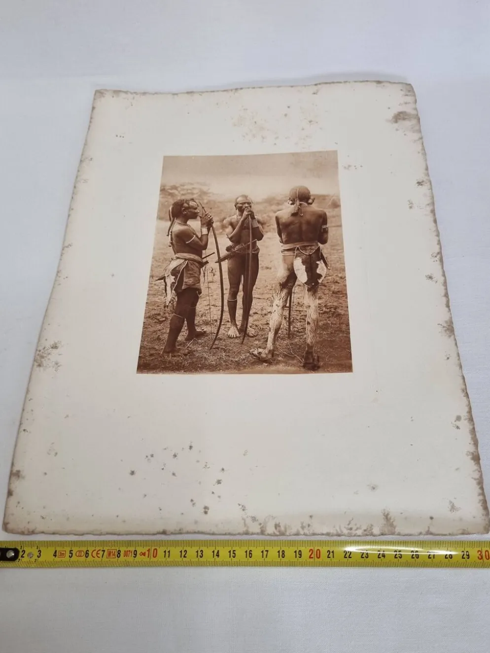Photogravure ancienne, 1930, chasseurs Massaï