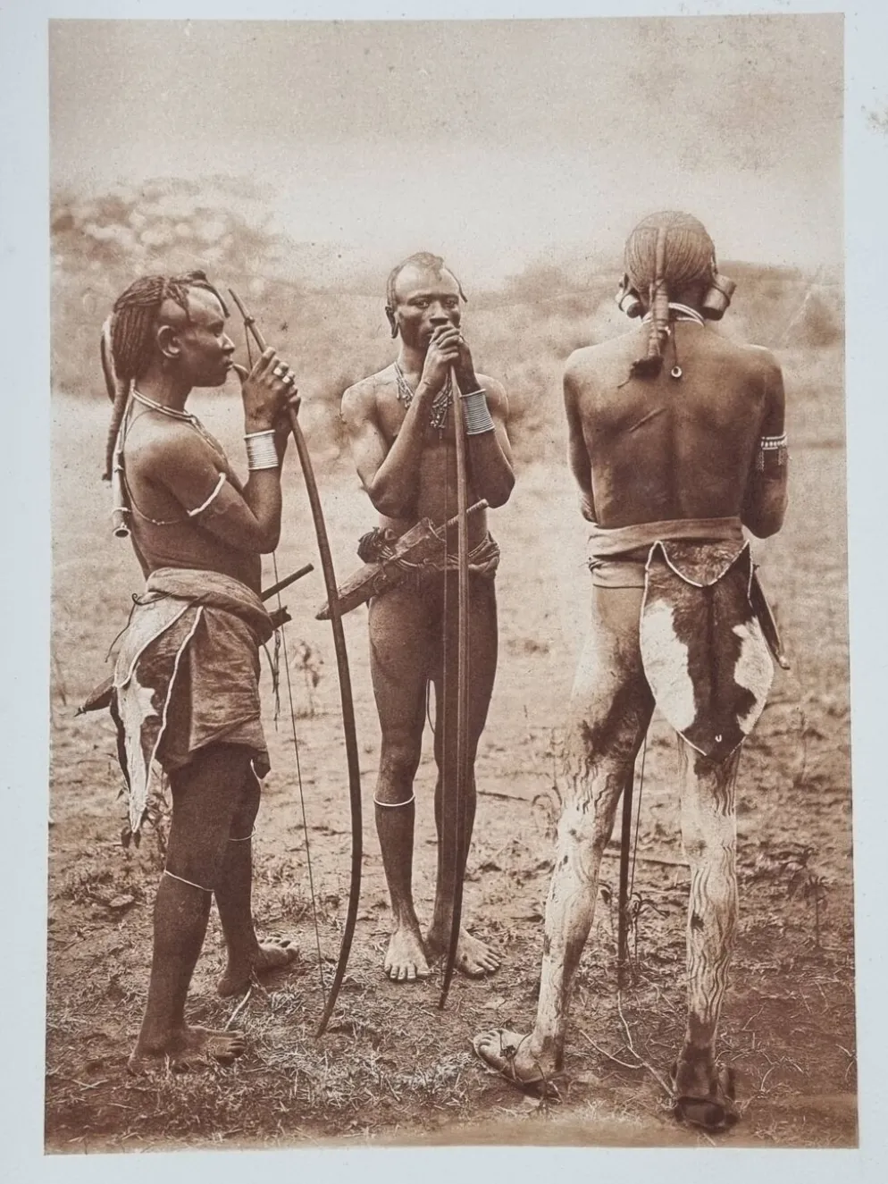 Photogravure ancienne, 1930, chasseurs Massaï