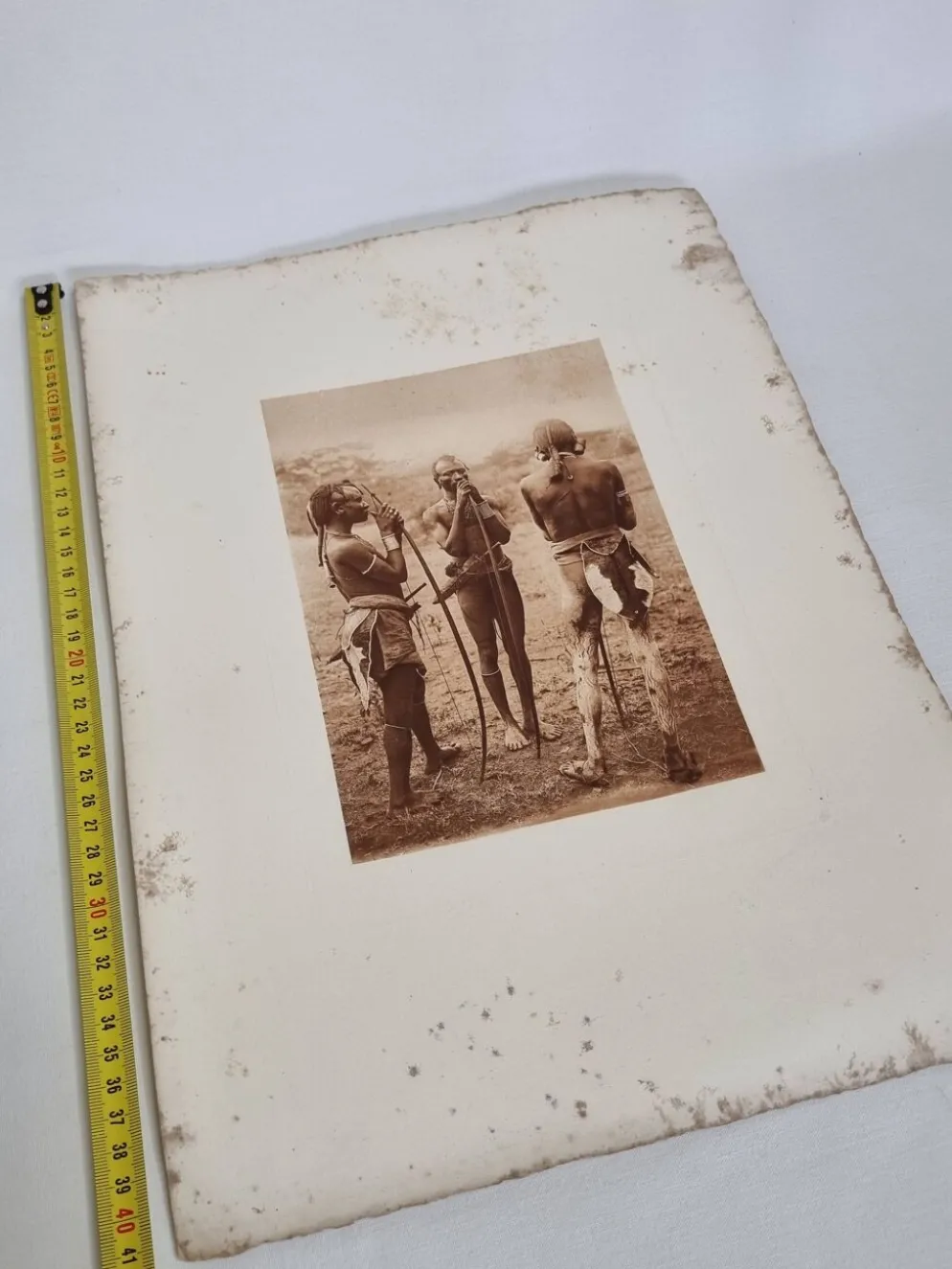 Photogravure ancienne, 1930, chasseurs Massaï