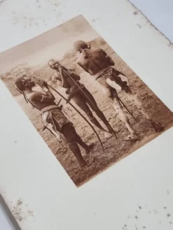 Photogravure ancienne, 1930, chasseurs Massaï