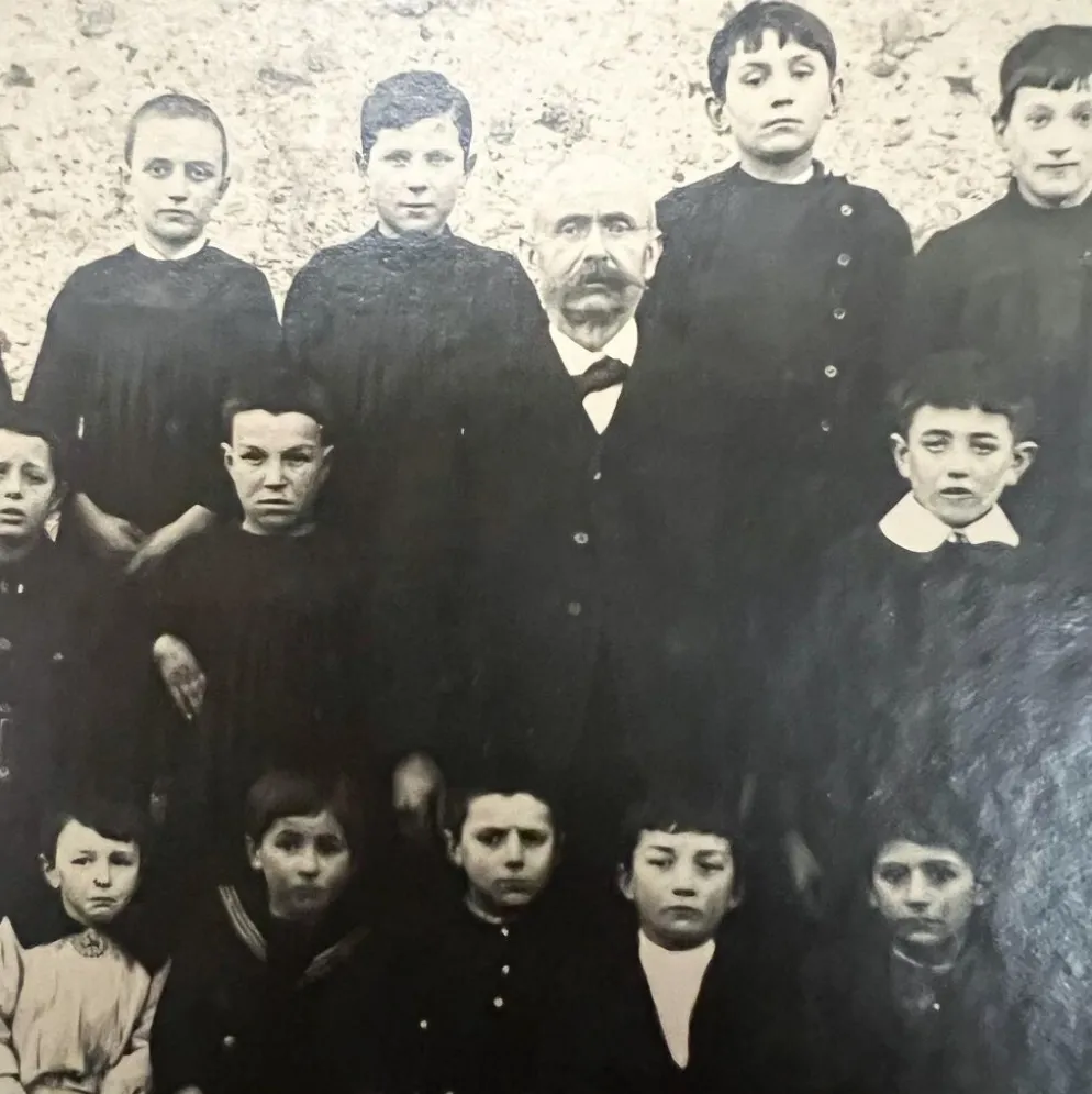 3 photos de classe début XXe