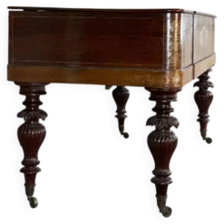 Piano table en palissandre et marqueterie de nacre et bois fruitiers vers 1830
