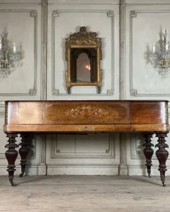 Piano table en palissandre et marqueterie de nacre et bois fruitiers vers 1830