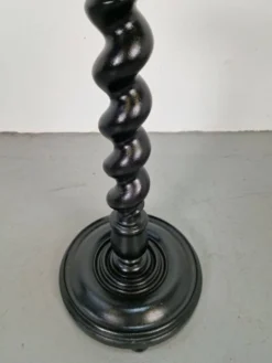 Piedestal en bois tourné à la main en spirale d'orge, années 1930