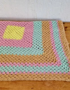 Plaid enfant vintage crochet pastel
