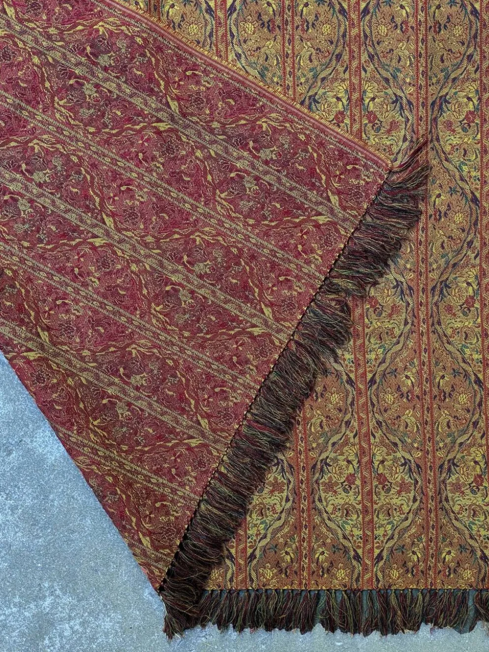 Plaid en laine tissée jacquard à décor Jamawar réversible