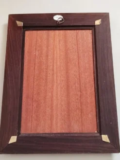 Plaque d'une Vierge