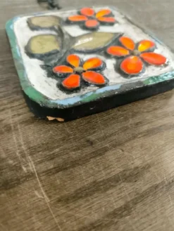 Plaque murale céramique vintage 60s/70s style Vallauris / Fat Lava fleurs orange