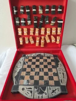 Plateau d'échecs vintage en pierre arrondie égyptien