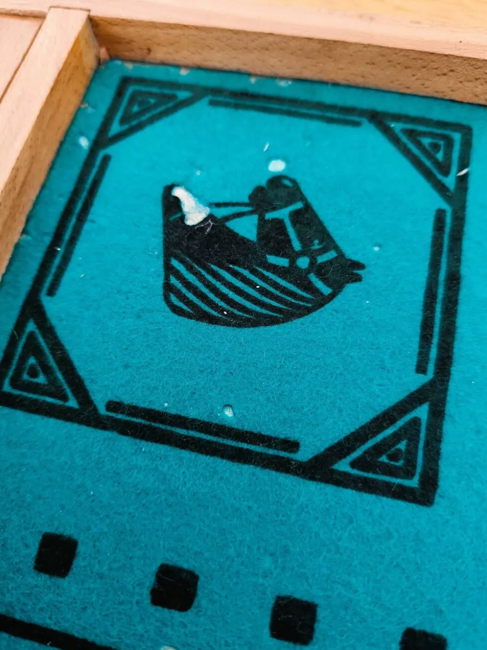 Plateau de jeux ancien en bois réversible