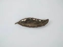 Plateau en métal en forme de feuille, design italien, années 1980, fabriqué en Italie.
