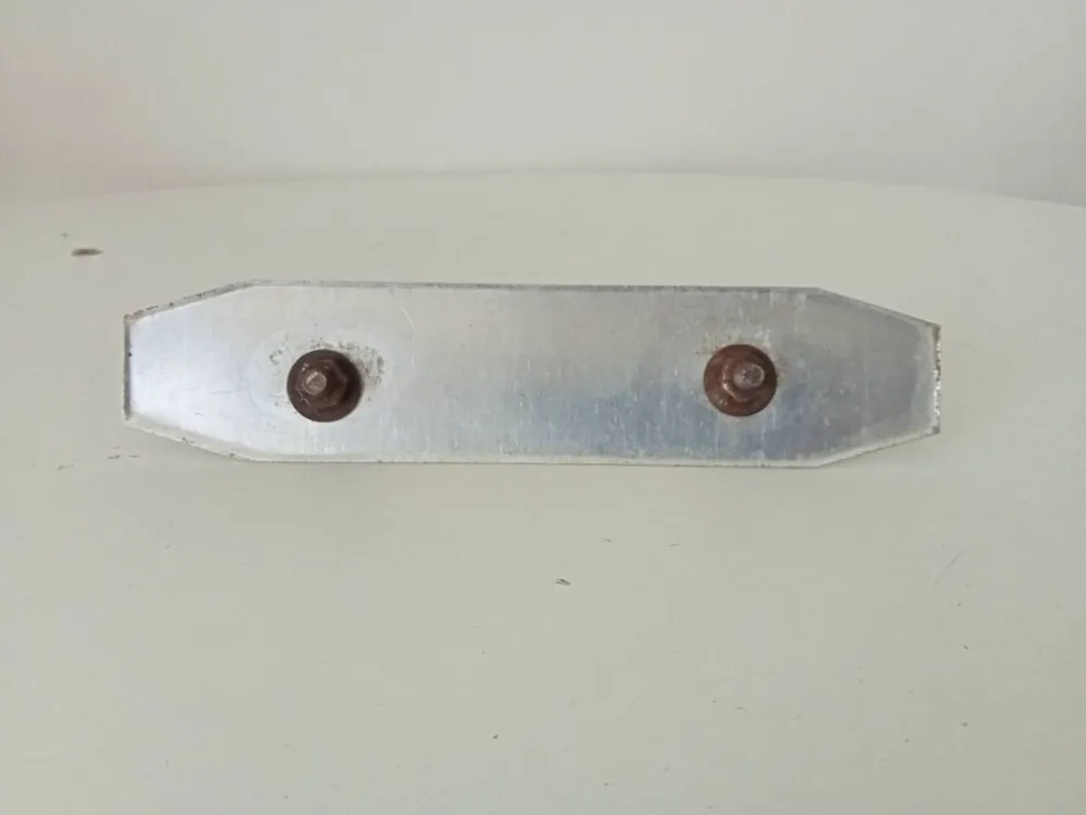 Poignée de meuble vintage en aluminium