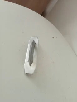 Poignée de meuble vintage en aluminium