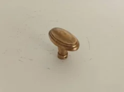 Poignée de porte ancienne en laiton massif doré