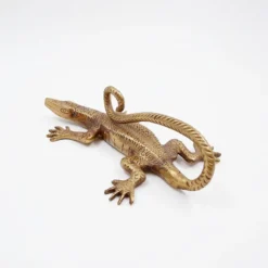 Poignée en laiton en forme de lézard de Komodo
