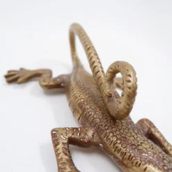 Poignée en laiton en forme de lézard de Komodo