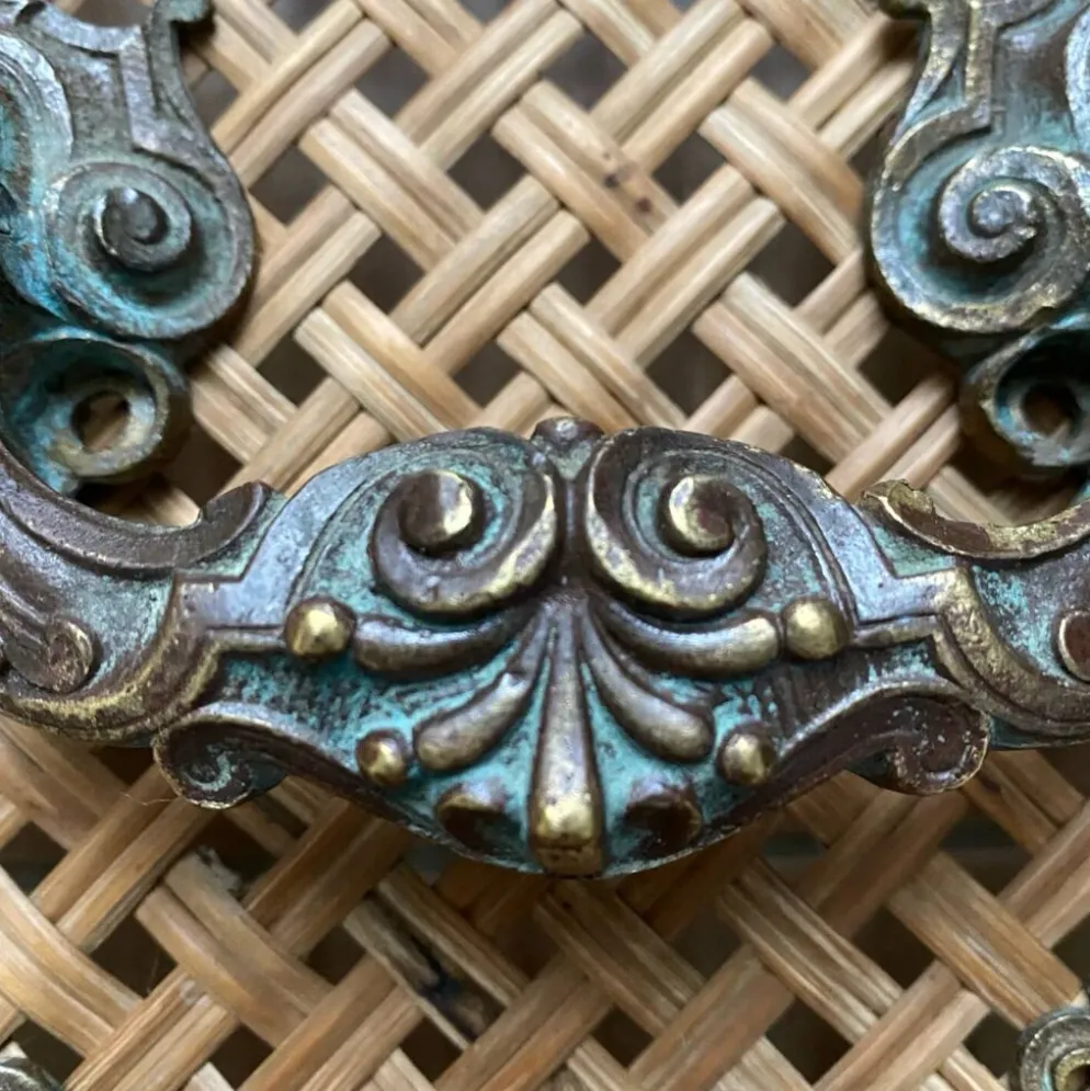 Poignées anciennes de meuble ou portes