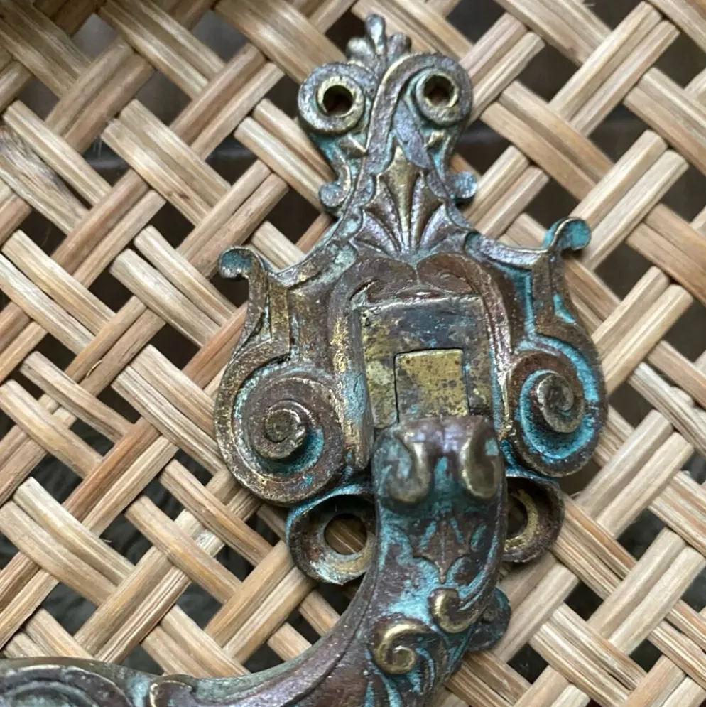 Poignées anciennes de meuble ou portes