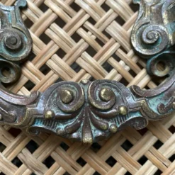 Poignées anciennes de meuble ou portes