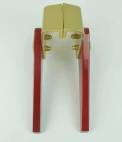 Poignées de porte streamline des années 1950, poignées à pousser en bakélite rouge et en aluminium.