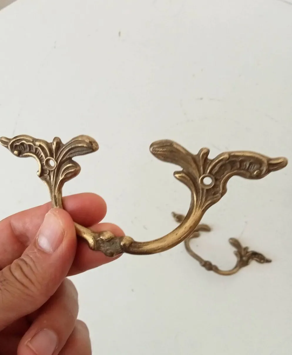 Poignée tiroir de meuble ancien en bronze doré