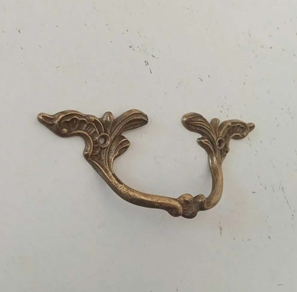 Poignée tiroir de meuble ancien en bronze doré