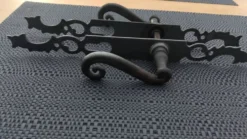 Poignets de porte anciens