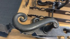 Poignets de porte anciens