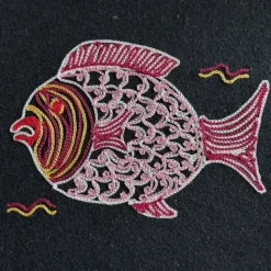 Poisson brodé multicolore