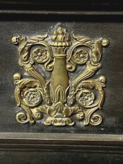 Poêle de style Empire.