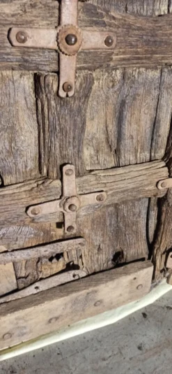 Porte ancienne en bois