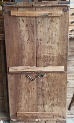 Porte ancienne en bois