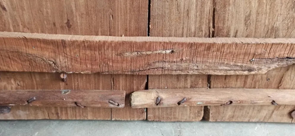 Porte ancienne en bois