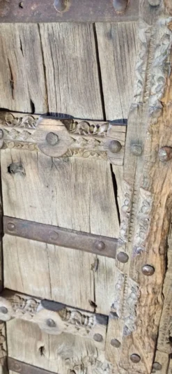 Porte ancienne en bois