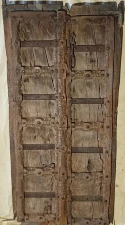 Porte ancienne en bois